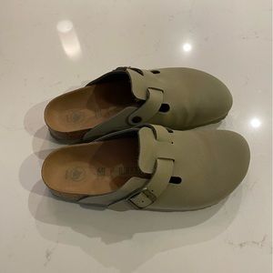 Size EU 40 womens 9/9.5 Vegan Birkenstocks